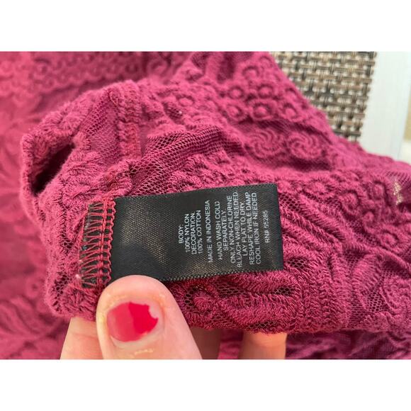 Express Sheer Lace Top Womens Medium Embroidered Whimsical Fairy Burgundy Blouse - Picture 10 of 12